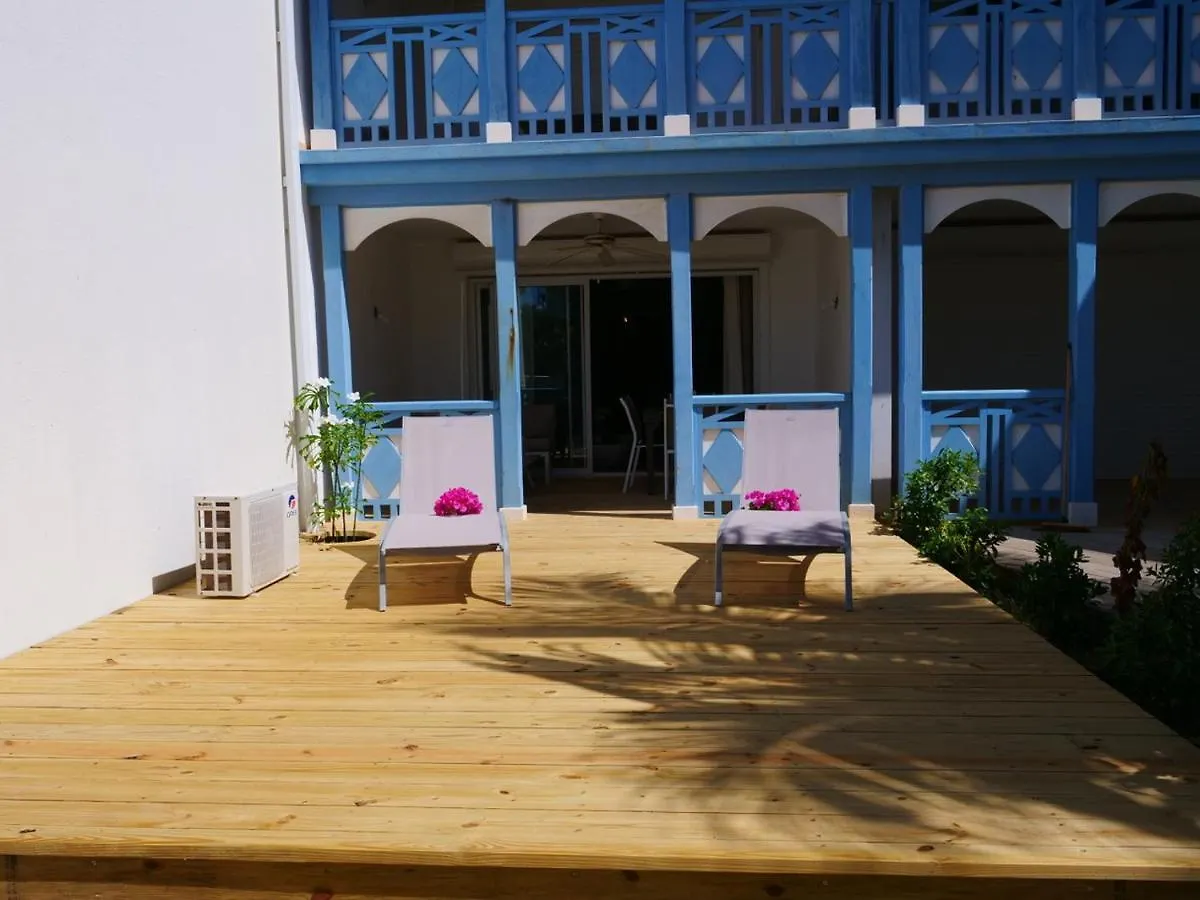Et Voila! Elegant One Bedroom And Beachfront Apartment With Pool! Quarter of Orleans