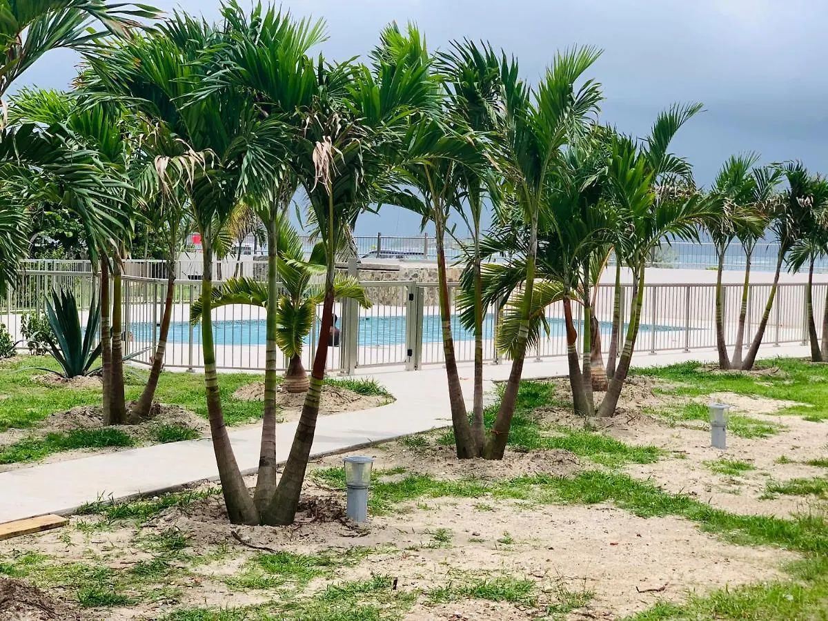 Et Voila! Elegant One Bedroom And Beachfront Apartment With Pool! Quarter of Orleans