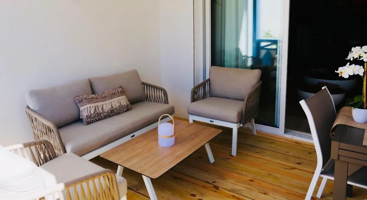 Et Voila! Elegant One Bedroom And Beachfront Apartment With Pool! Quarter of Orleans