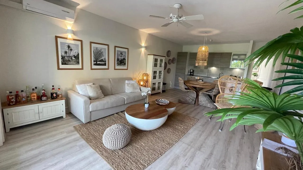 Et Voila! Elegant One Bedroom And Beachfront Apartment With Pool! Quarter of Orleans