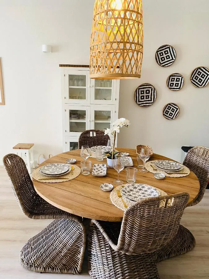 Et Voila! Elegant One Bedroom And Beachfront Apartment With Pool! Quarter of Orleans