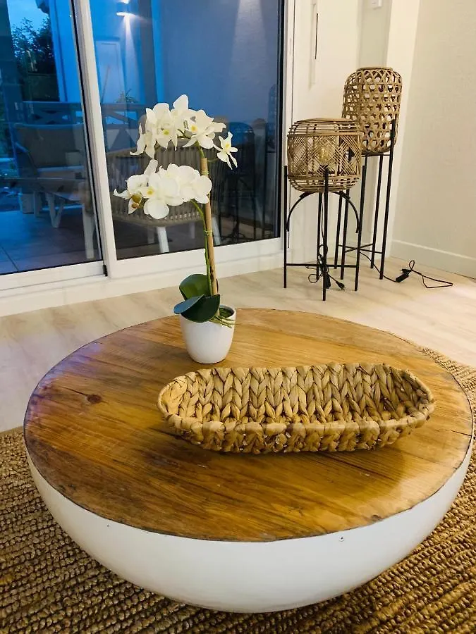 Et Voila! Elegant One Bedroom And Beachfront Apartment With Pool! Quarter of Orleans Saint-Martin