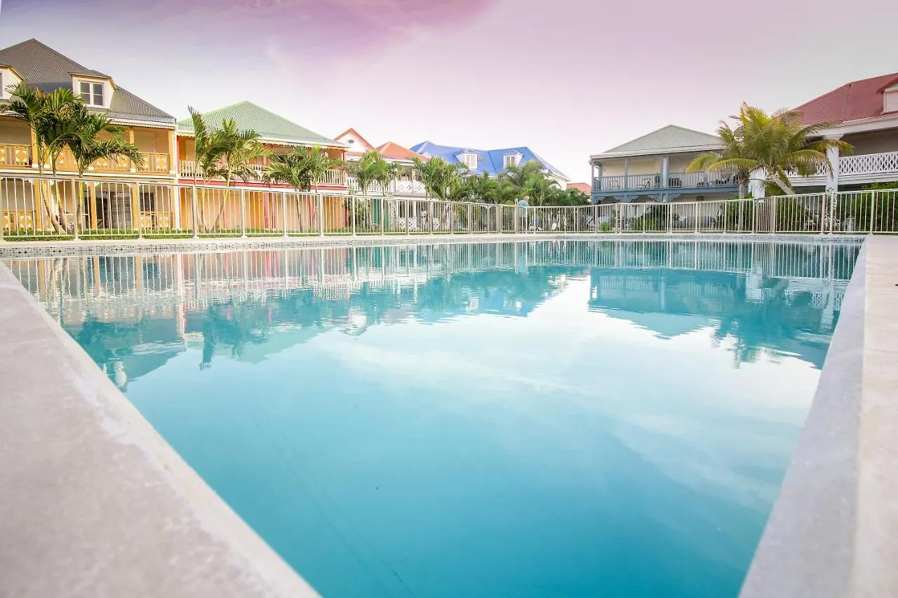 Et Voila! Elegant One Bedroom And Beachfront Apartment With Pool! Quarter of Orleans