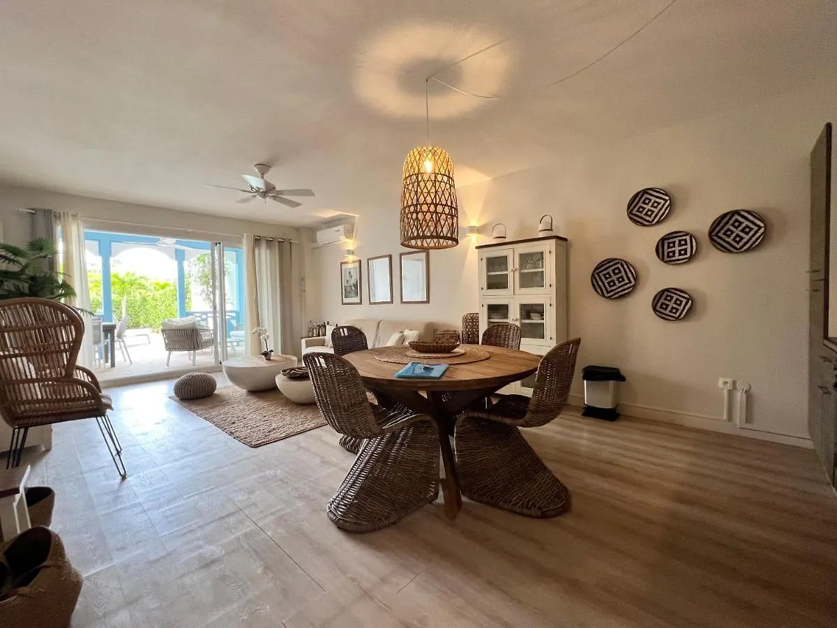 Et Voila! Elegant One Bedroom And Beachfront Apartment With Pool! Quarter of Orleans