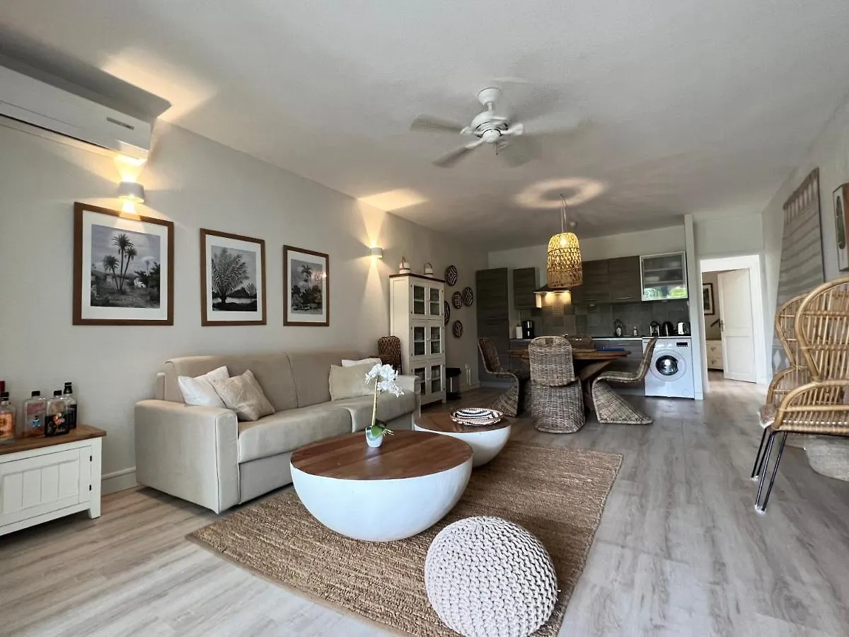 Et Voila! Elegant One Bedroom And Beachfront Apartment With Pool! Quarter of Orleans