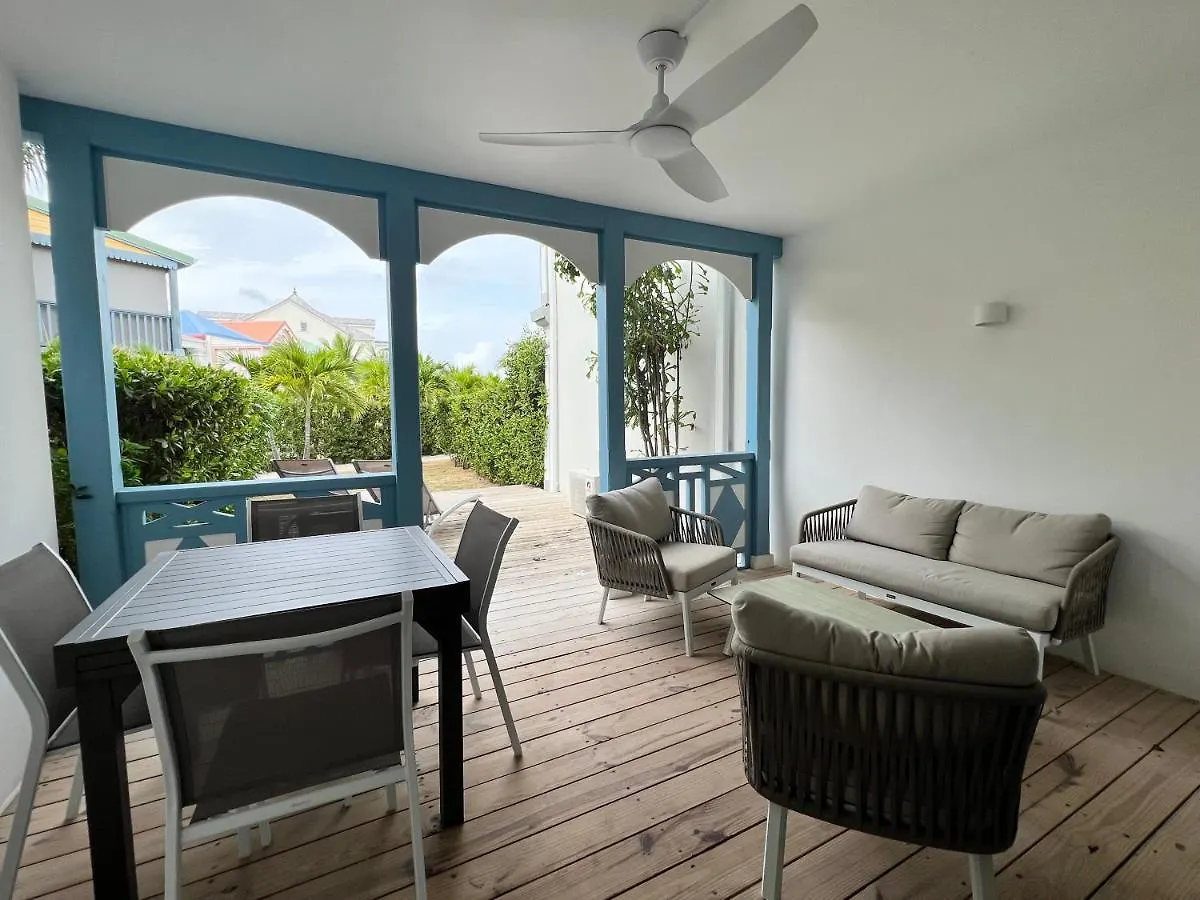 Et Voila! Elegant One Bedroom And Beachfront Apartment With Pool! Quarter of Orleans