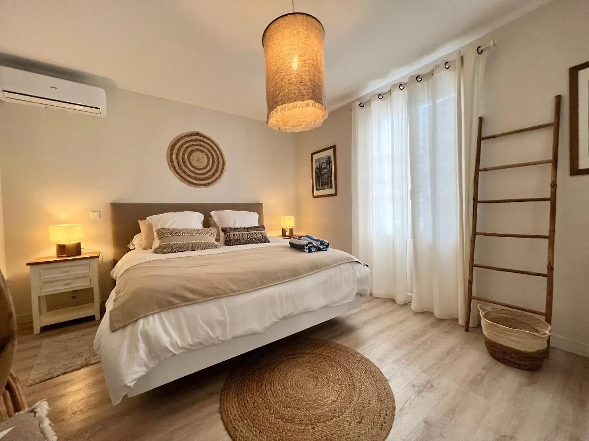 Et Voila! Elegant One Bedroom And Beachfront Apartment With Pool! Quarter of Orleans 0*,  Saint-Martin